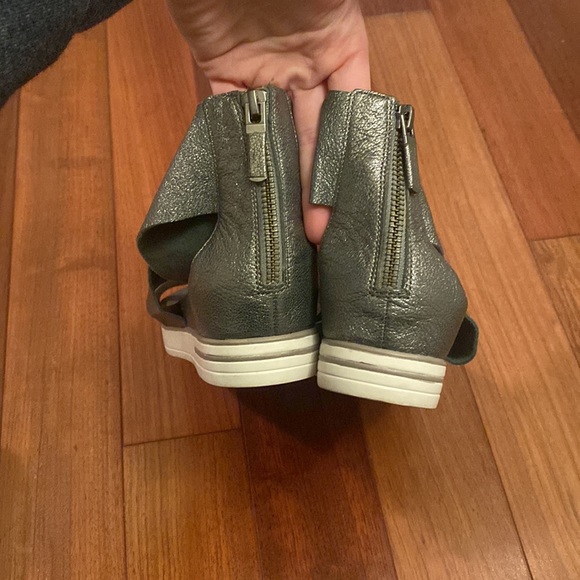 Eileen Fisher - sport sandal leather pewter (size 8.5) - Picture 2 of 4